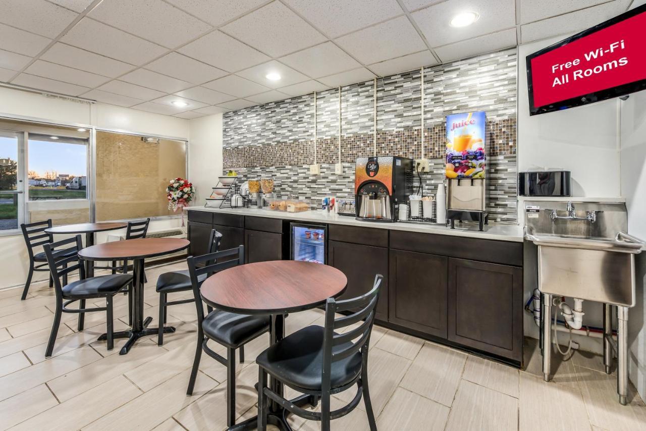 Red Roof Inn & Suites WapakonetaWapakoneta  Kültér fotó